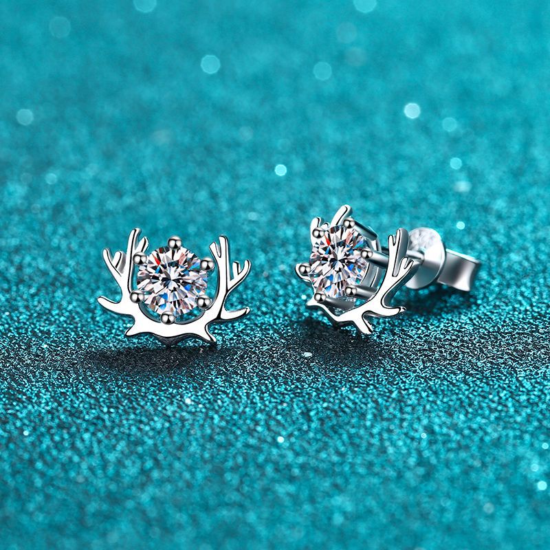 Cute Moose Moissanite Stud Earrings 1.0ct