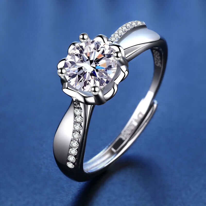 Heart Shaped Flower Moissanite Ring 1.0ct