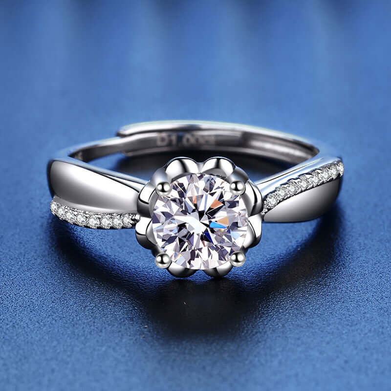Heart Shaped Flower Moissanite Ring 1.0ct