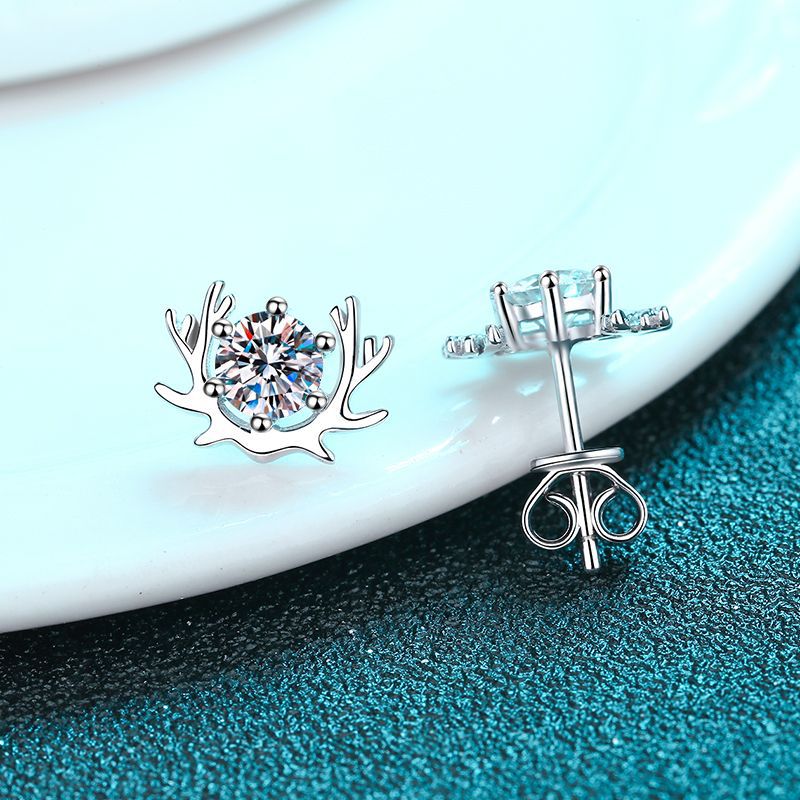 Cute Moose Moissanite Stud Earrings 1.0ct