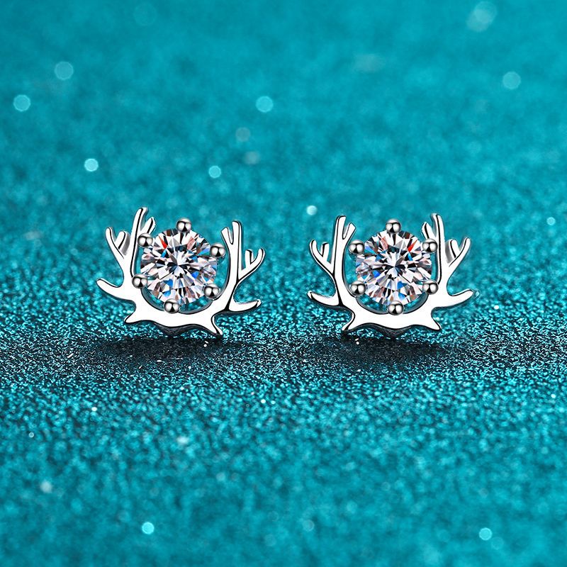 Cute Moose Moissanite Stud Earrings 1.0ct