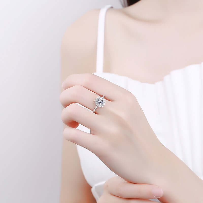 Heart Arrow Flower 1.0ct Moissanite Ring